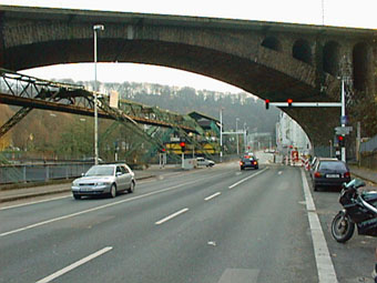 3700131.jpg (31761 Byte)